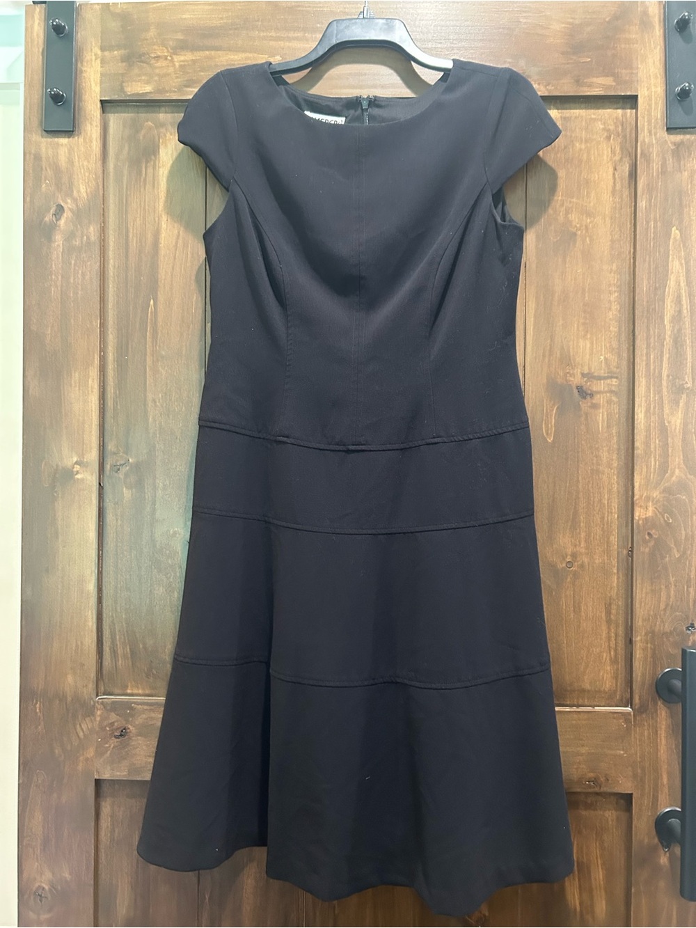 M353 Kasper Black Cap-Sleeve Fit-and-Flare Dress Sz. 10